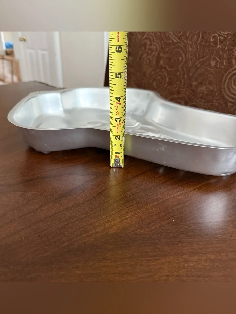 Wilton 2003 Dora the Explorer Cake Pan - Model 2105-6300